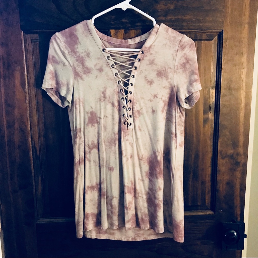 American Eagle lace up shirt